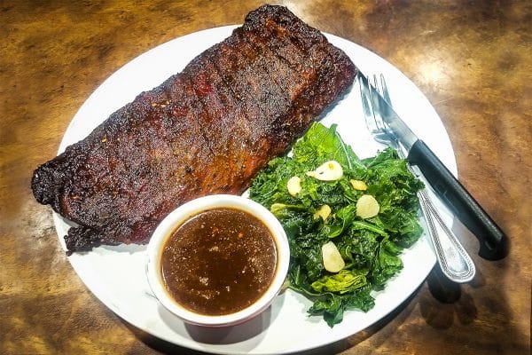 Old City Smokehouse Spare_Ribs_Memphis_and_Carolina_with_Kale_in_Garlic
